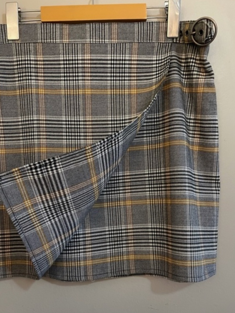 Harlow Grey Plaid A-Line Mini Skirt with Yellow Accents – Size XL EUC - Picture 7 of 14